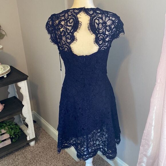 NWT BB Dakota Navy Lace Dress Size 6 - Picture 8 of 8